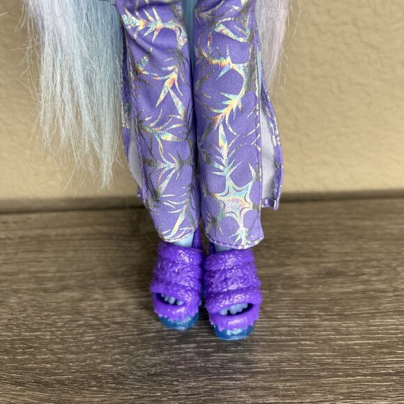 Monster High Abbey Bominable Doll G3 Reboot Dressed w/ Shoes and Belt Mattel - Picture 3 of 7